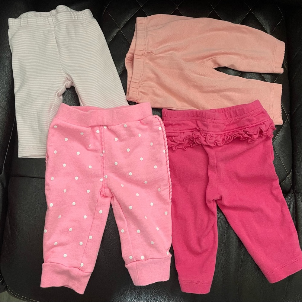 Carter’s baby leggings size 0-3 months, in good condition. Licra de bebé de 0-3M